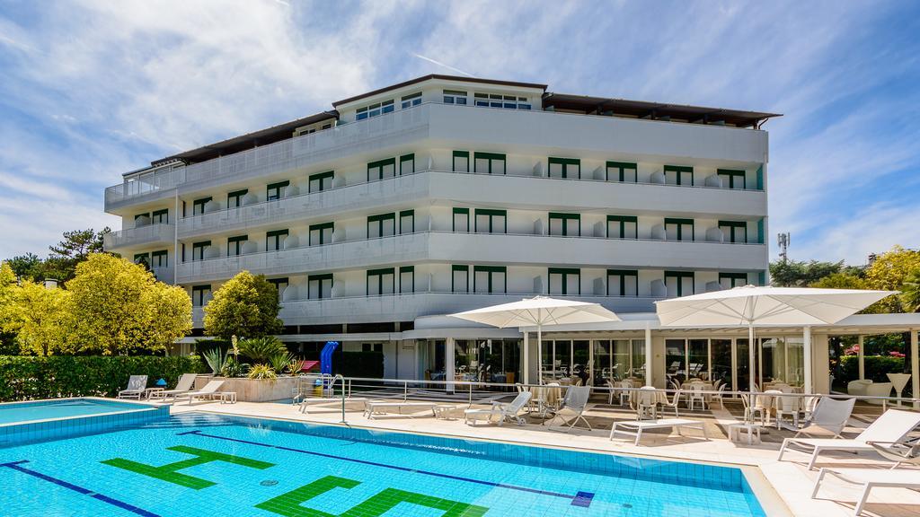 Hotel Smeraldo Ліньяно-Сабб'ядоро Екстер'єр фото